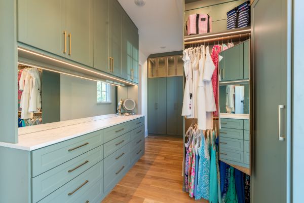 Custom Closet Trends 2025: Modern Designs, Smart Storage, & Sustainable Solutions for Your Dream Space