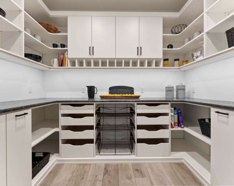 Custom Pantry Organization for Smarter Coastal Living in Port Charlotte Area Homes