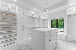 Reach-In vs. Walk-In Closet: How to Choose for Your Palm Beach Home